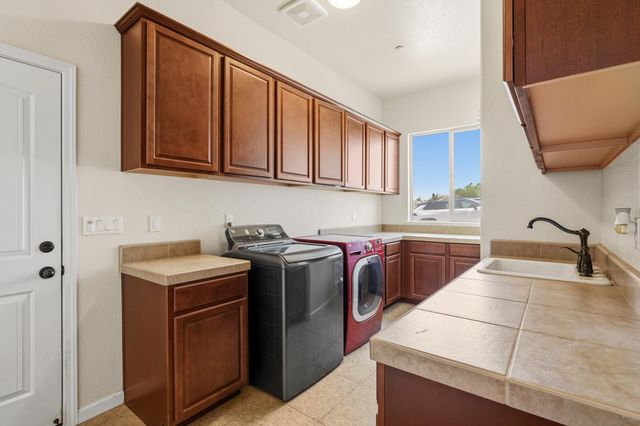 11875 Gidaro Dr, Elk Grove, CA 95624