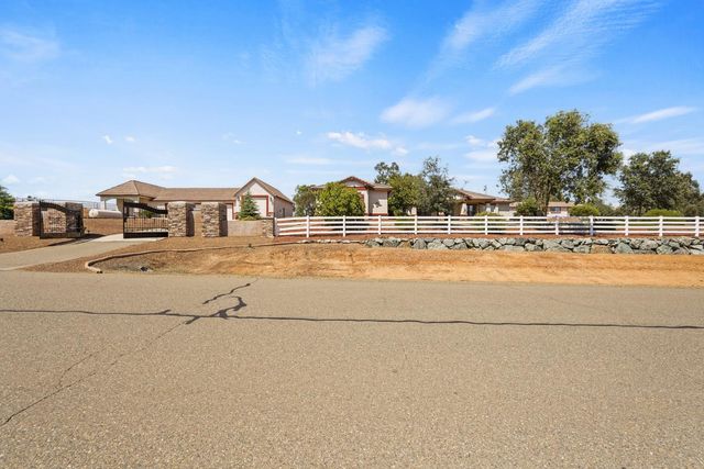 11875 Gidaro Dr, Elk Grove, CA 95624