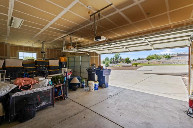 11875 Gidaro Dr, Elk Grove, CA 95624
