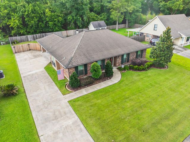 251 Lake Crescent Circle, Houma, LA 70359