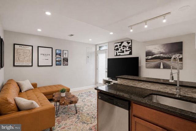 151 RHODE ISLAND AVE NE, Washington, DC 20002