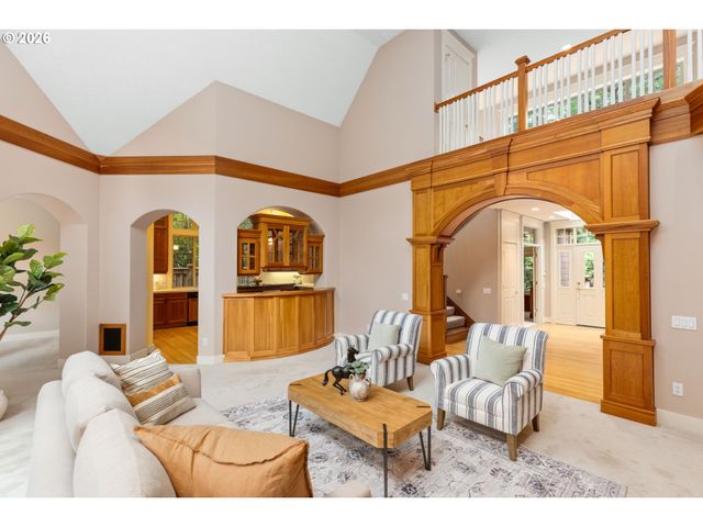 6441 Sw SANTA MONICA Ct, Portland, OR 97221
