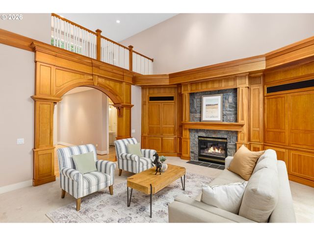 6441 Sw SANTA MONICA Ct, Portland, OR 97221