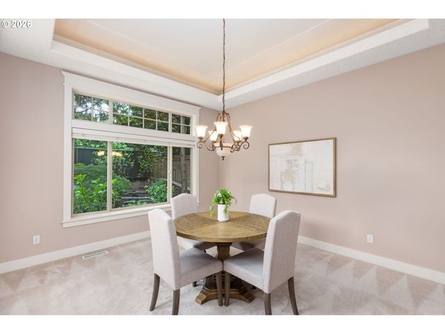 6441 Sw SANTA MONICA Ct, Portland, OR 97221