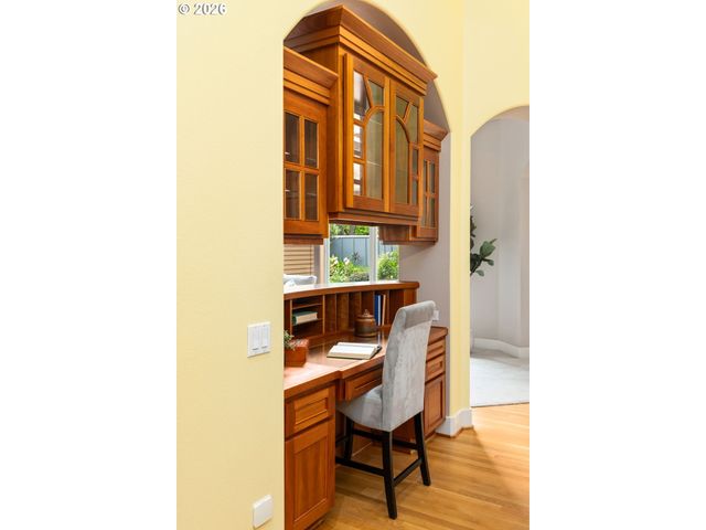 6441 Sw SANTA MONICA Ct, Portland, OR 97221