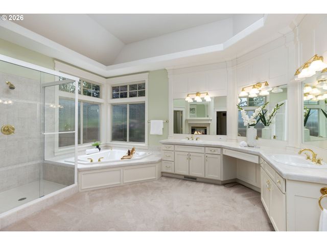 6441 Sw SANTA MONICA Ct, Portland, OR 97221