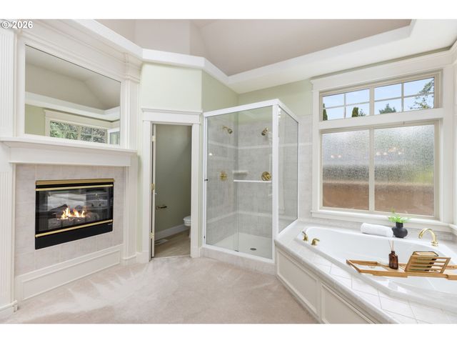 6441 Sw SANTA MONICA Ct, Portland, OR 97221