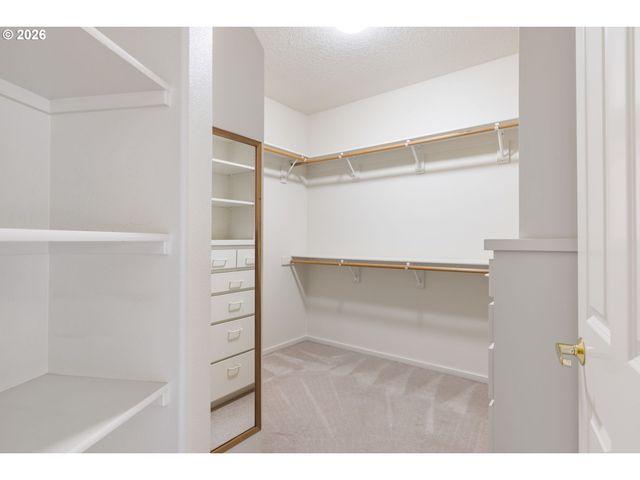 6441 Sw SANTA MONICA Ct, Portland, OR 97221