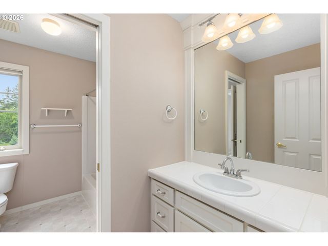 6441 Sw SANTA MONICA Ct, Portland, OR 97221