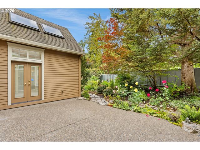 6441 Sw SANTA MONICA Ct, Portland, OR 97221