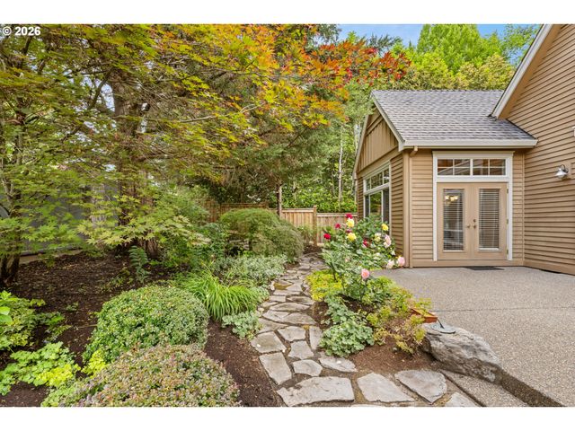 6441 Sw SANTA MONICA Ct, Portland, OR 97221