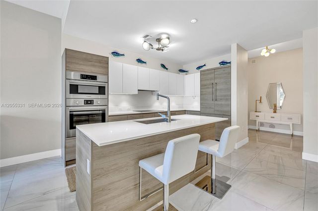 10201 E Bay Harbor Drive 203, Bay Harbor Islands, FL 33154