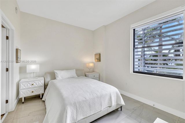 10201 E Bay Harbor Drive 203, Bay Harbor Islands, FL 33154