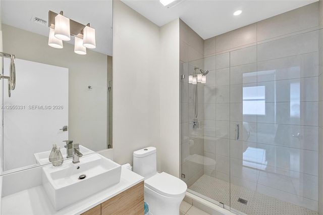 10201 E Bay Harbor Drive 203, Bay Harbor Islands, FL 33154