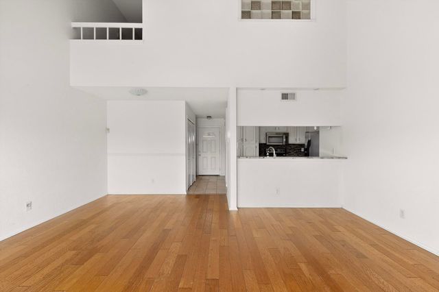 1025 Turtle Lake Boulevard 111, Irving, TX 75060