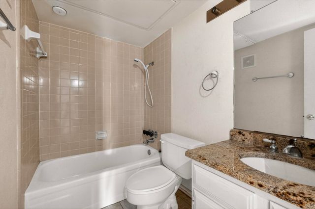 1025 Turtle Lake Boulevard 111, Irving, TX 75060