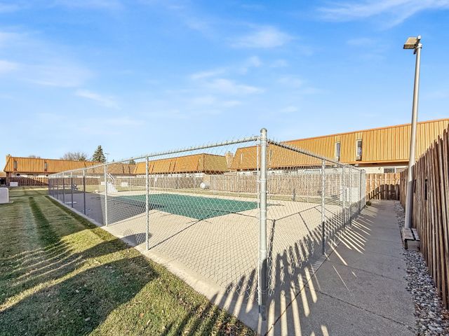 336 13th Avenue E, West Fargo, ND 58078