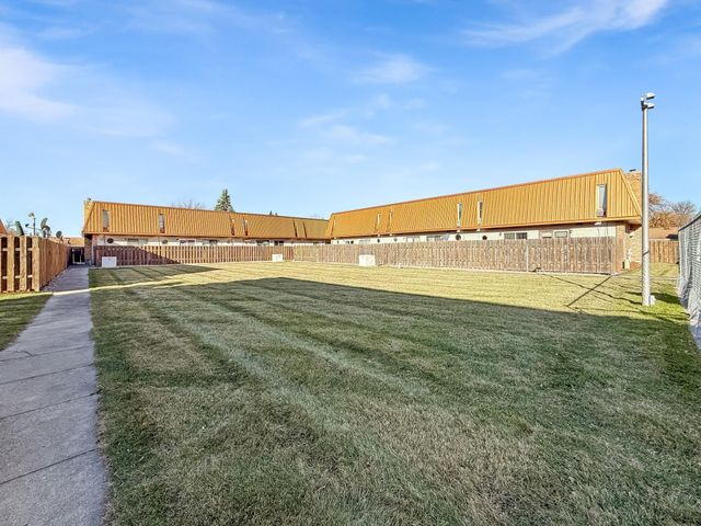 336 13th Avenue E, West Fargo, ND 58078