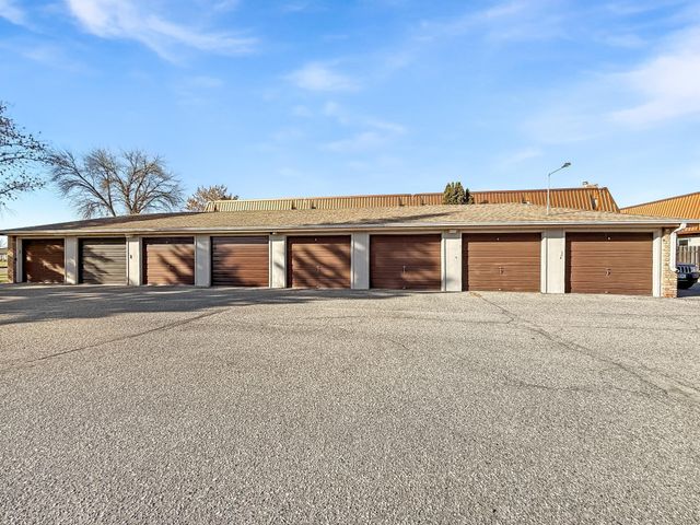 336 13th Avenue E, West Fargo, ND 58078