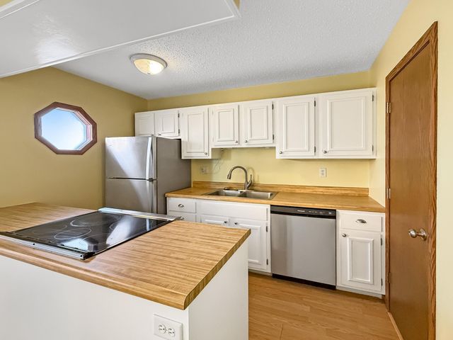 336 13th Avenue E, West Fargo, ND 58078