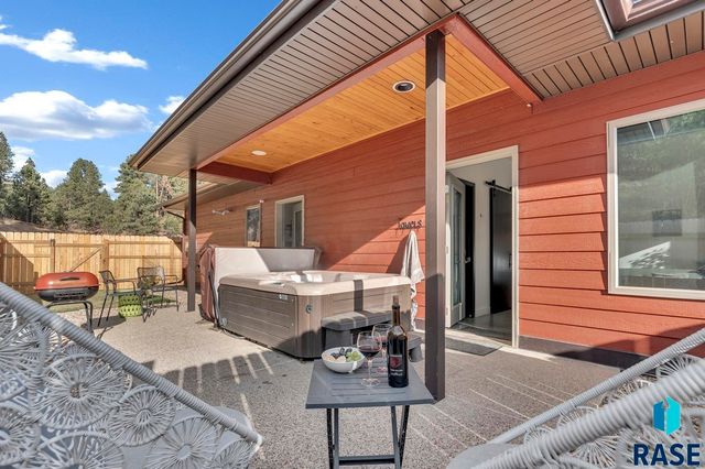 24227 Granite Point Ct Court, Keystone, SD 57751