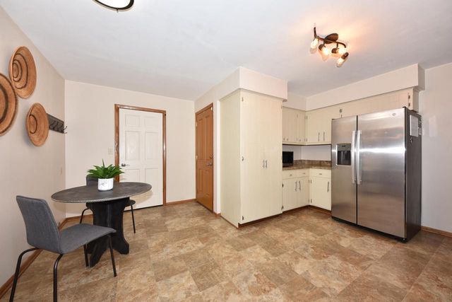 1636 W Fairfield COURT, Glendale, WI 53209