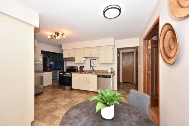 1636 W Fairfield COURT, Glendale, WI 53209