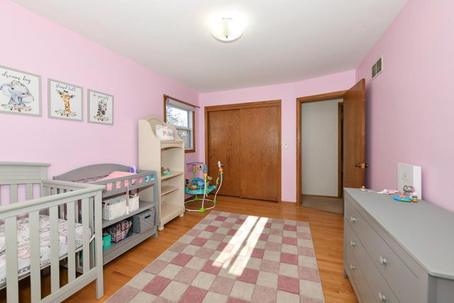 1636 W Fairfield COURT, Glendale, WI 53209