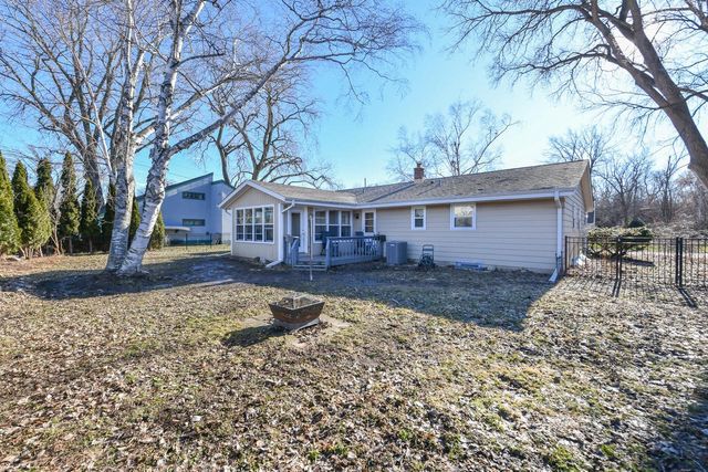 1636 W Fairfield COURT, Glendale, WI 53209