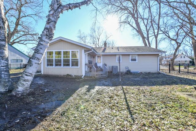 1636 W Fairfield COURT, Glendale, WI 53209