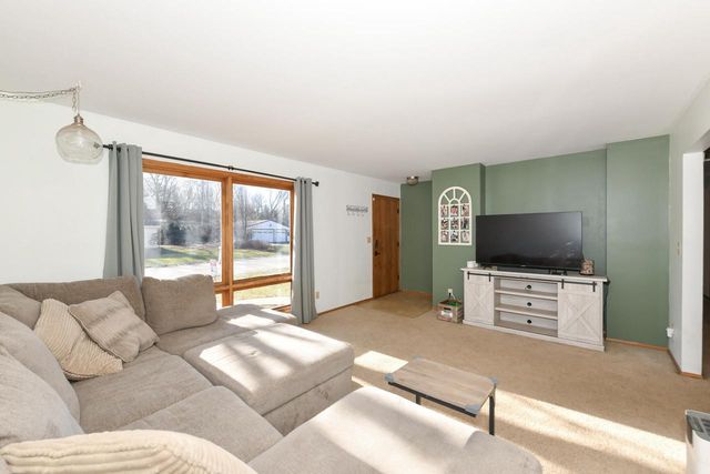 1636 W Fairfield COURT, Glendale, WI 53209