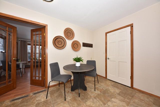 1636 W Fairfield COURT, Glendale, WI 53209