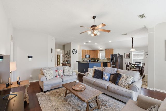 2821 Chinaberry Park Lane, League City, TX 77573