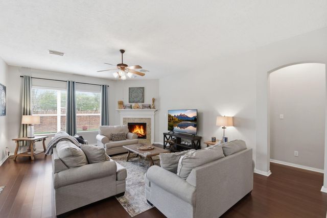 2821 Chinaberry Park Lane, League City, TX 77573