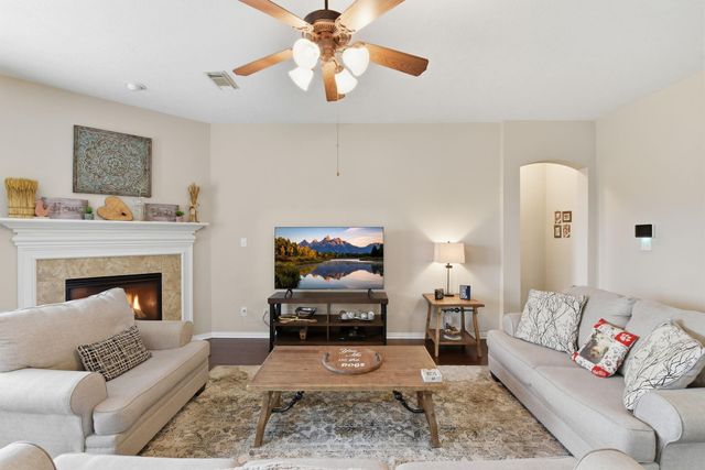 2821 Chinaberry Park Lane, League City, TX 77573