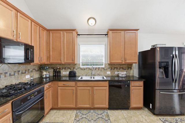 2821 Chinaberry Park Lane, League City, TX 77573