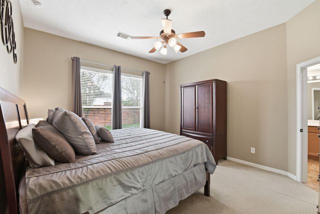 2821 Chinaberry Park Lane, League City, TX 77573