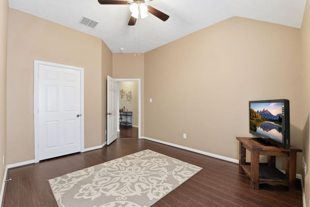 2821 Chinaberry Park Lane, League City, TX 77573