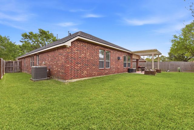 2821 Chinaberry Park Lane, League City, TX 77573