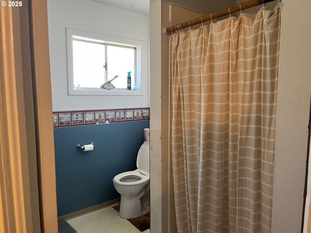 776 E FOURTH Ave, Sutherlin, OR 97479