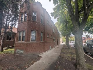 5820 W Berteau Avenue 2, Chicago, IL 60634