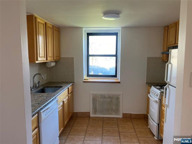 2329 Hudson G2C, Fort Lee, NJ 07024