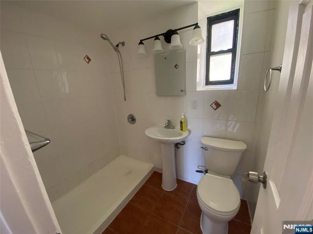 2329 Hudson G2C, Fort Lee, NJ 07024
