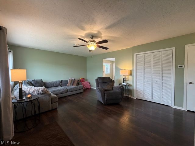 4219 Brockley Avenue, Sheffield Lake, OH 44054