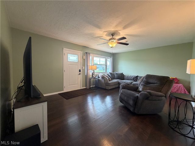 4219 Brockley Avenue, Sheffield Lake, OH 44054