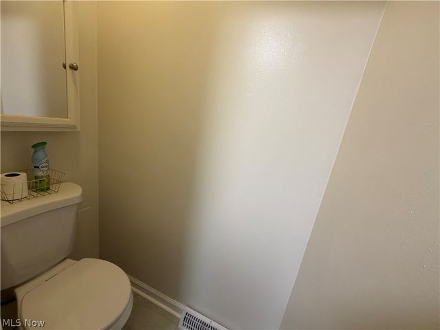 4219 Brockley Avenue, Sheffield Lake, OH 44054