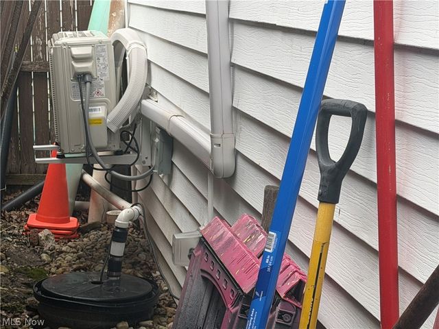4219 Brockley Avenue, Sheffield Lake, OH 44054