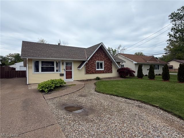 4219 Brockley Avenue, Sheffield Lake, OH 44054