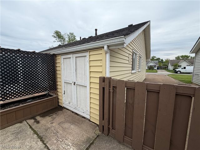 4219 Brockley Avenue, Sheffield Lake, OH 44054