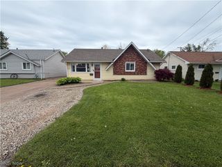 4219 Brockley Avenue, Sheffield Lake, OH 44054